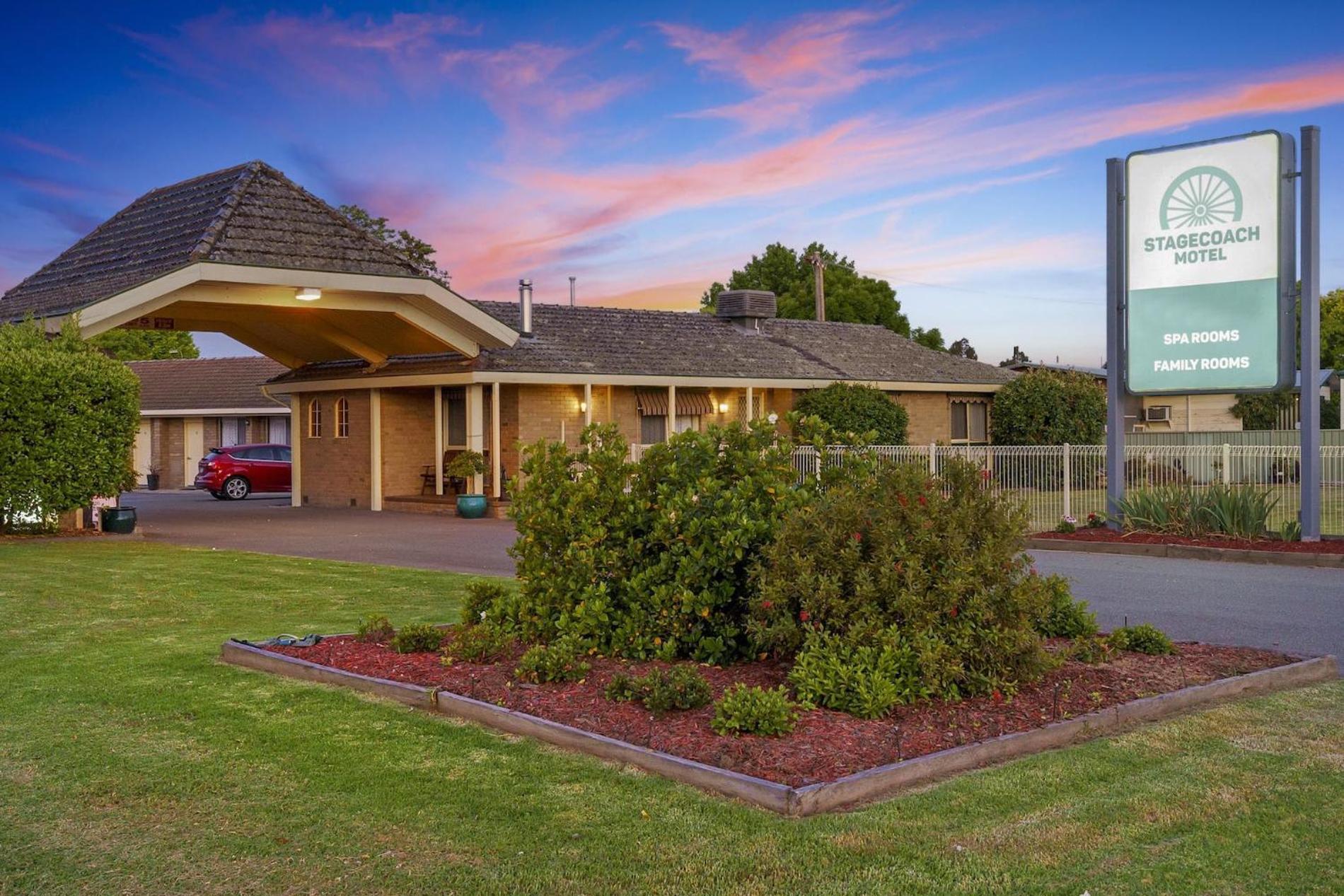 Stagecoach Motel ウォドンガ エクステリア 写真